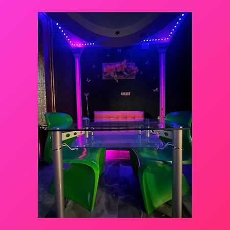 Afganskii Park Apartment キシナウ エクステリア 写真