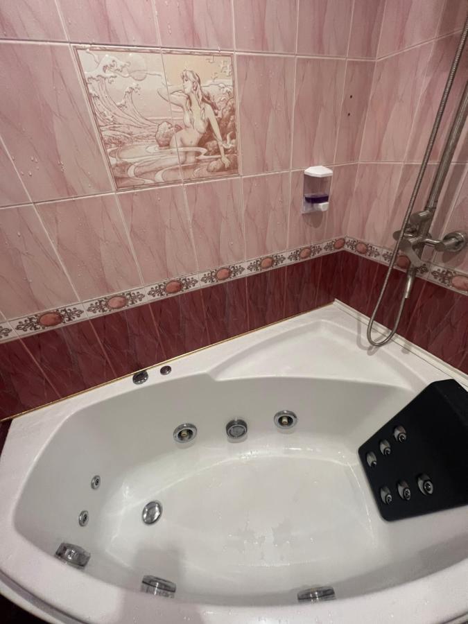 Afganskii Park Apartment キシナウ エクステリア 写真