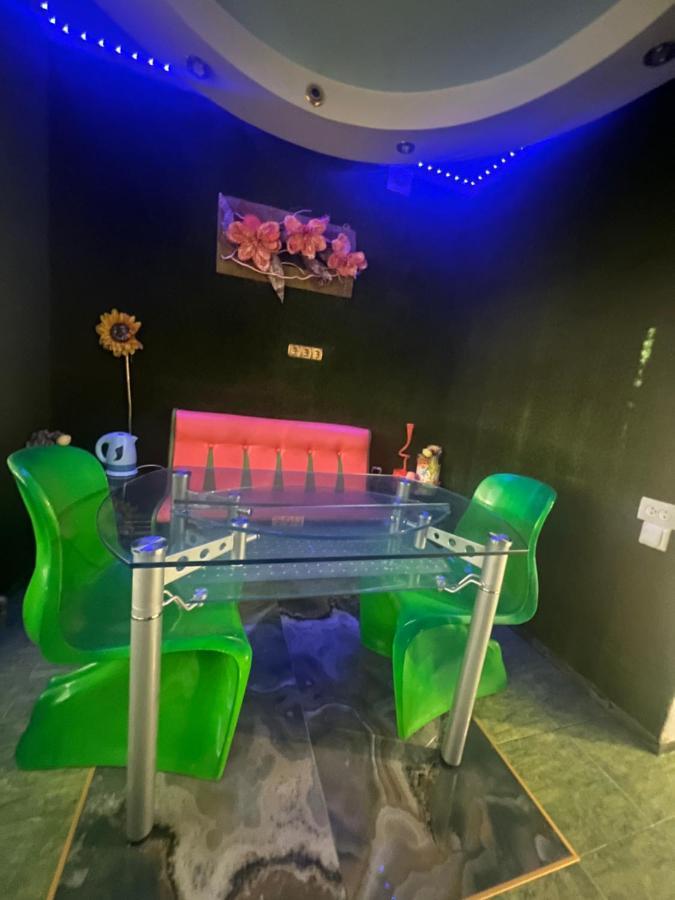 Afganskii Park Apartment キシナウ エクステリア 写真