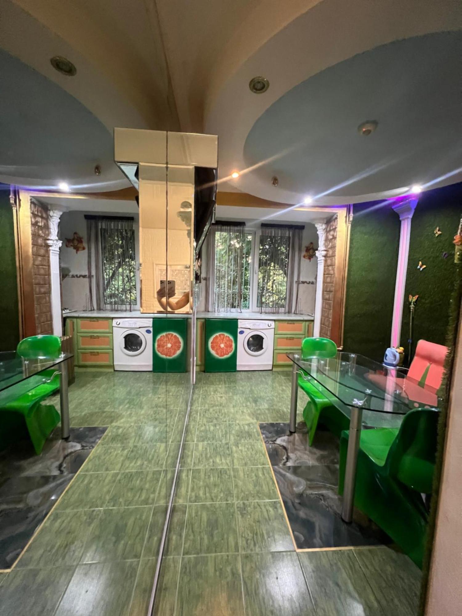 Afganskii Park Apartment キシナウ エクステリア 写真